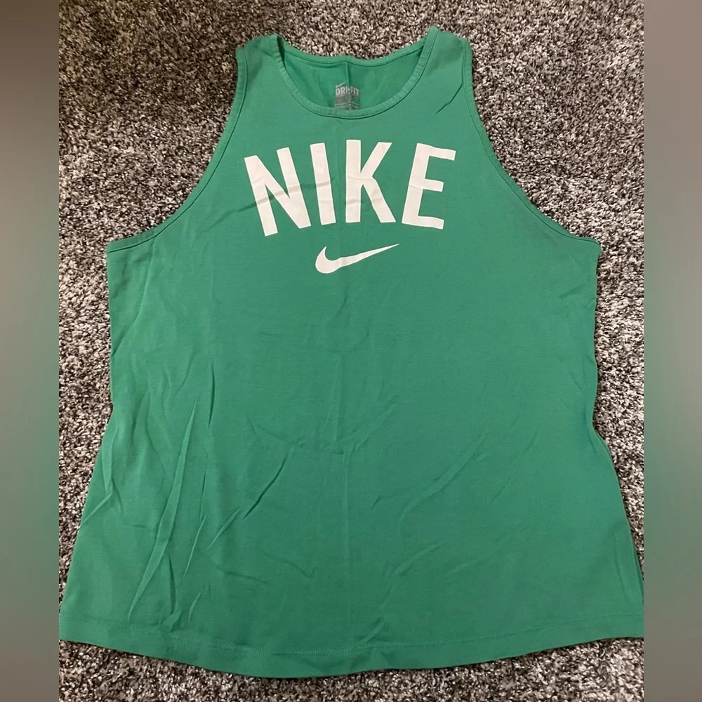 Women’s Nike Workout Tank Tops LOT - Picture 8 of 12